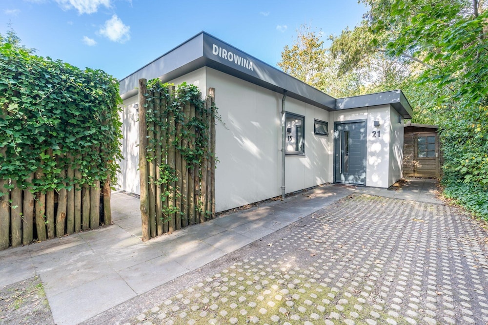 Tastefully Furnished Bungalow for 6 People With Lots of Privacy