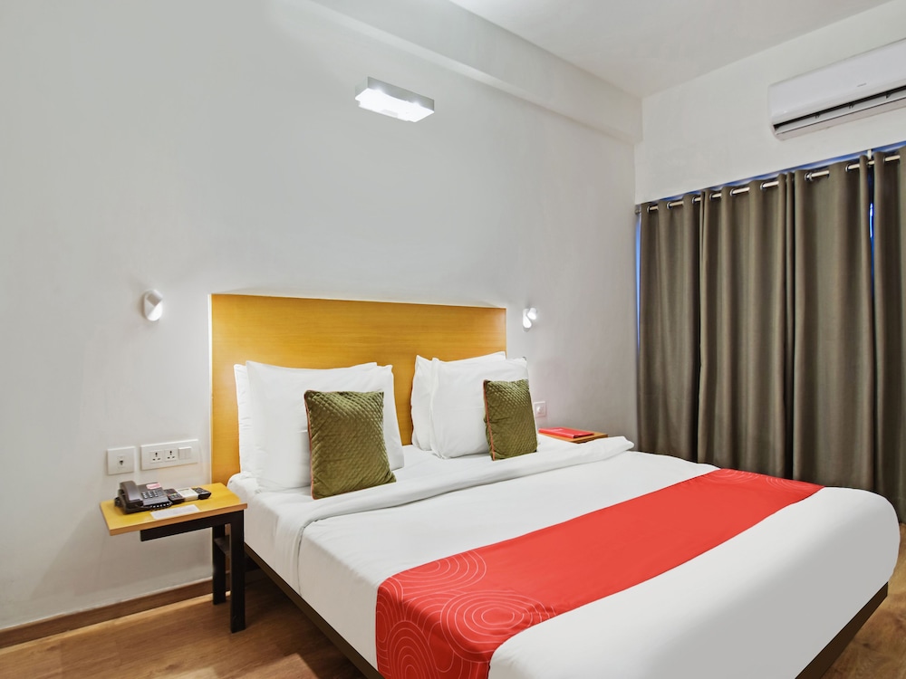 OYO Townhouse 030 Ashram Road Ahmedabad