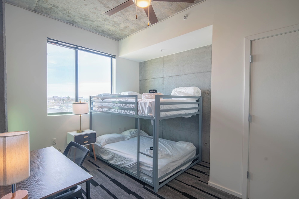 ROVE LIVING/KL - Roosevelt Point