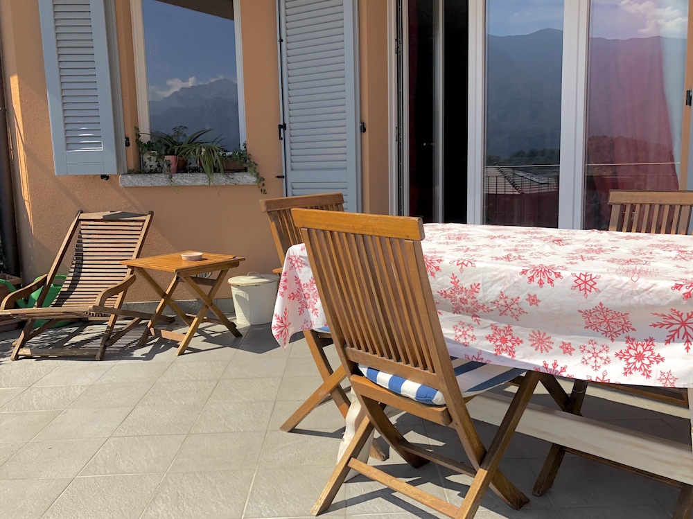 Appartamento Vista Lago Red & Grey