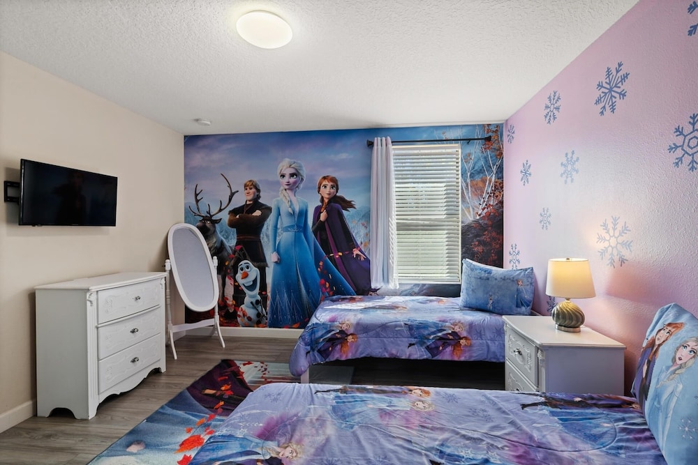 Championsgate Resort 8 Bedroom Pool Home with Spa 8 Home