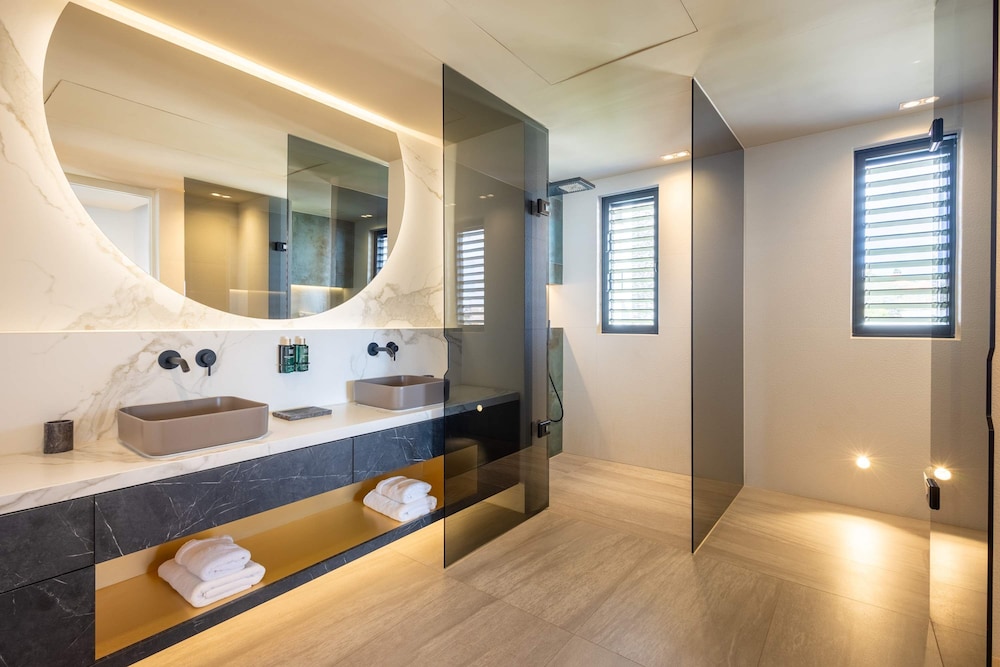 NEW Luxury Ocean View Stay at The Shore Blue Bay