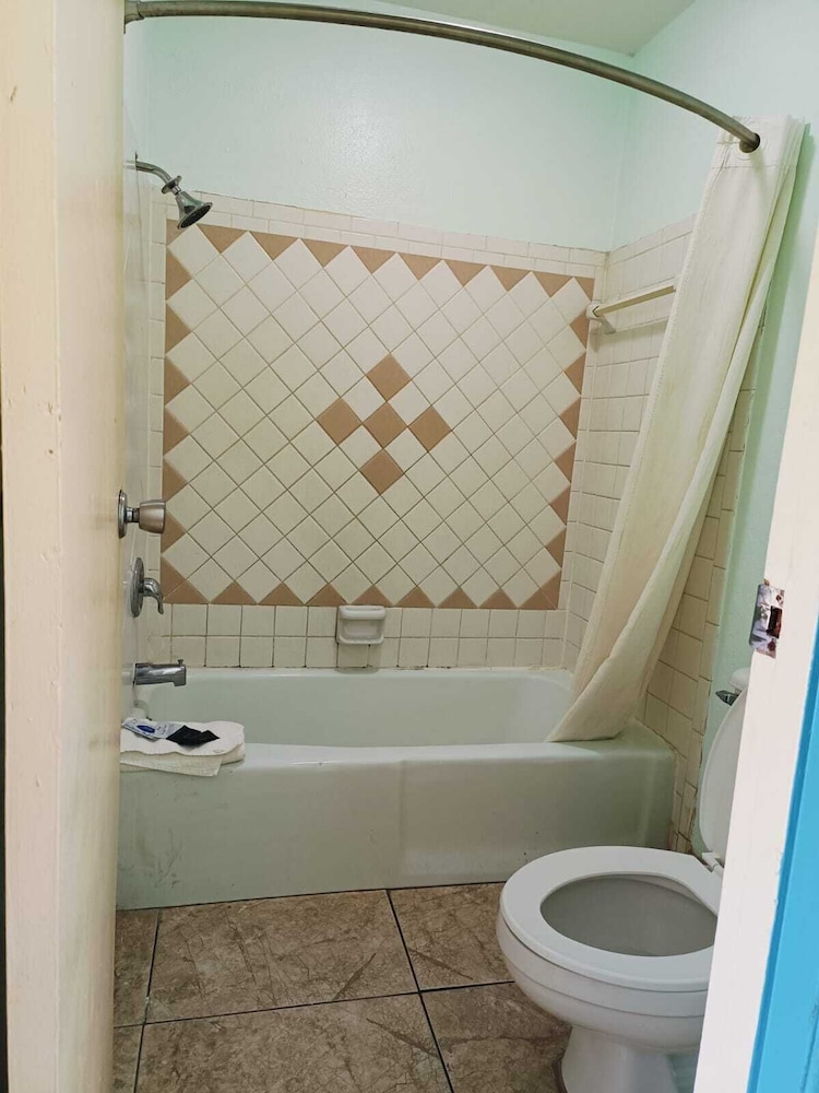 Budget Inn By OYO Edinburg Hwy 281