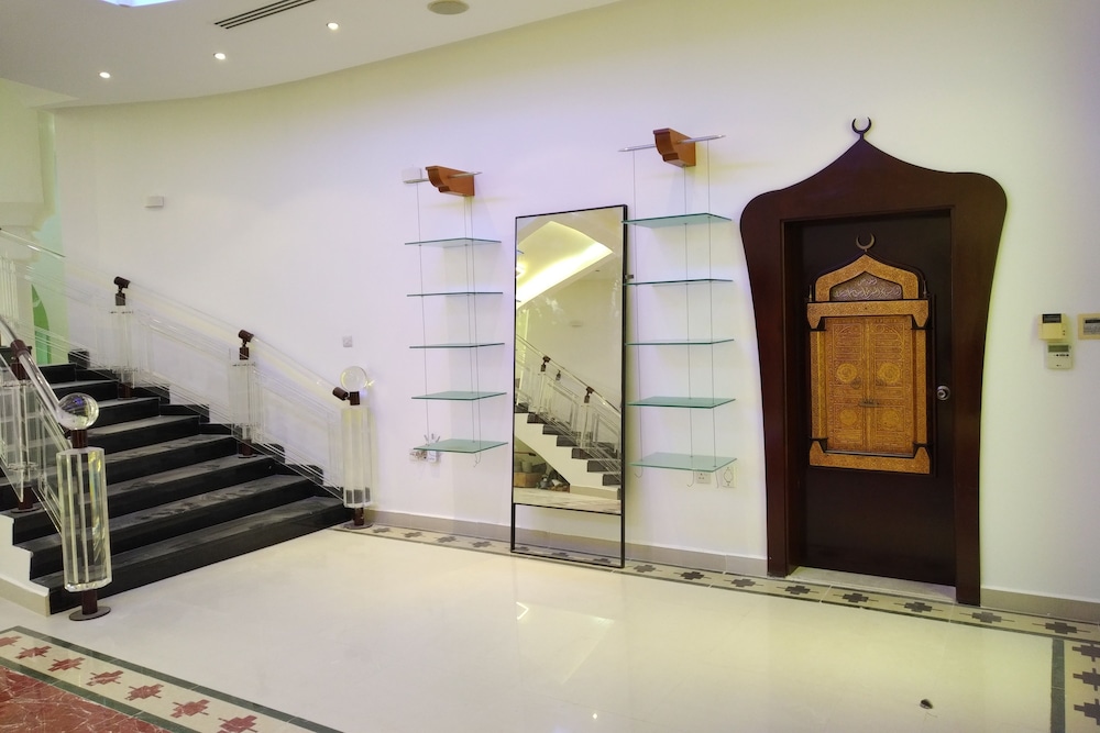 Emirates Hills Lake View Villa