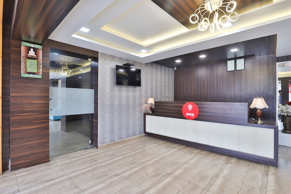 OYO 27633 Hotel Dan view 2
