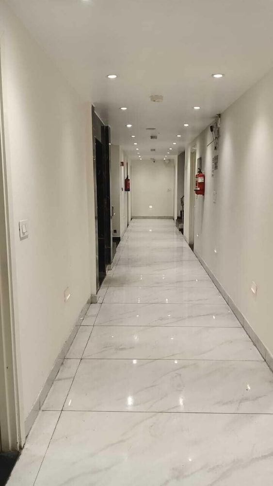 Hotel Red Chilly Adarsh Nagar