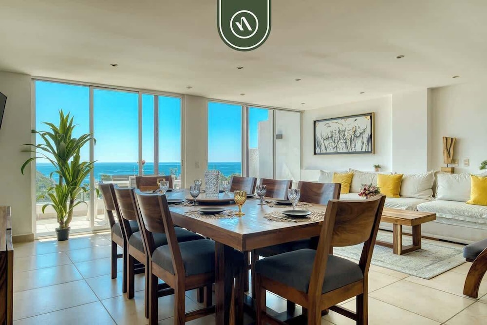 Amazing 3 BR Penthouse With Beachclub