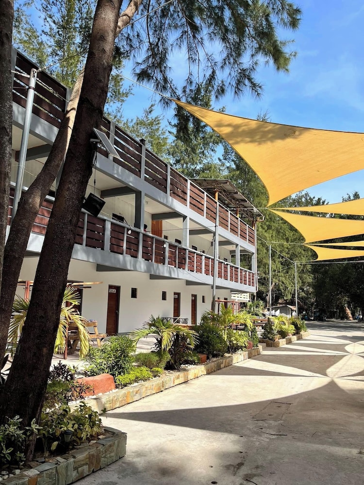 Camp Rofelio Surfing Beach Resort