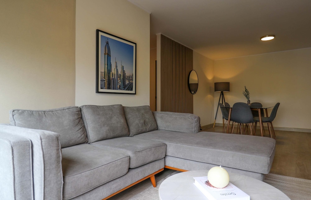 w Prestigious 3BR w Great Balcony in Miraflores