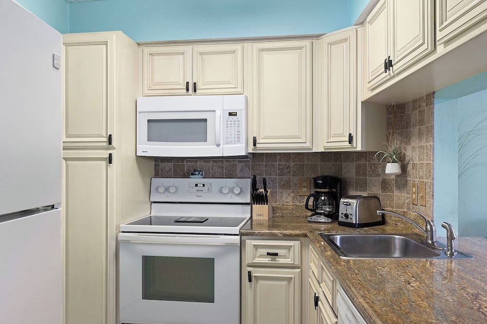Sea Breeze #305 by Southern Vacation Rentals