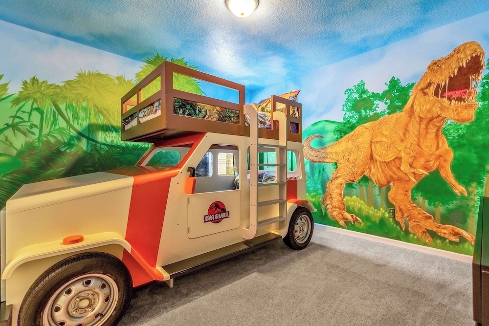 Upstay: Themed Family Home w Pool & Games Room