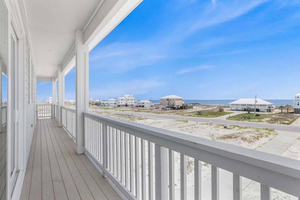Beach Blessing- Pool Elevator Sleeps 16 SIX Bedrooms 6 Baths