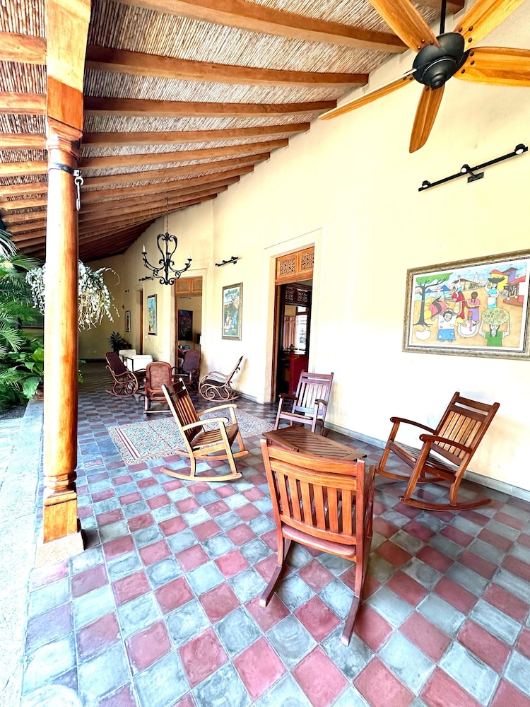 Hotel Colonial Victonella