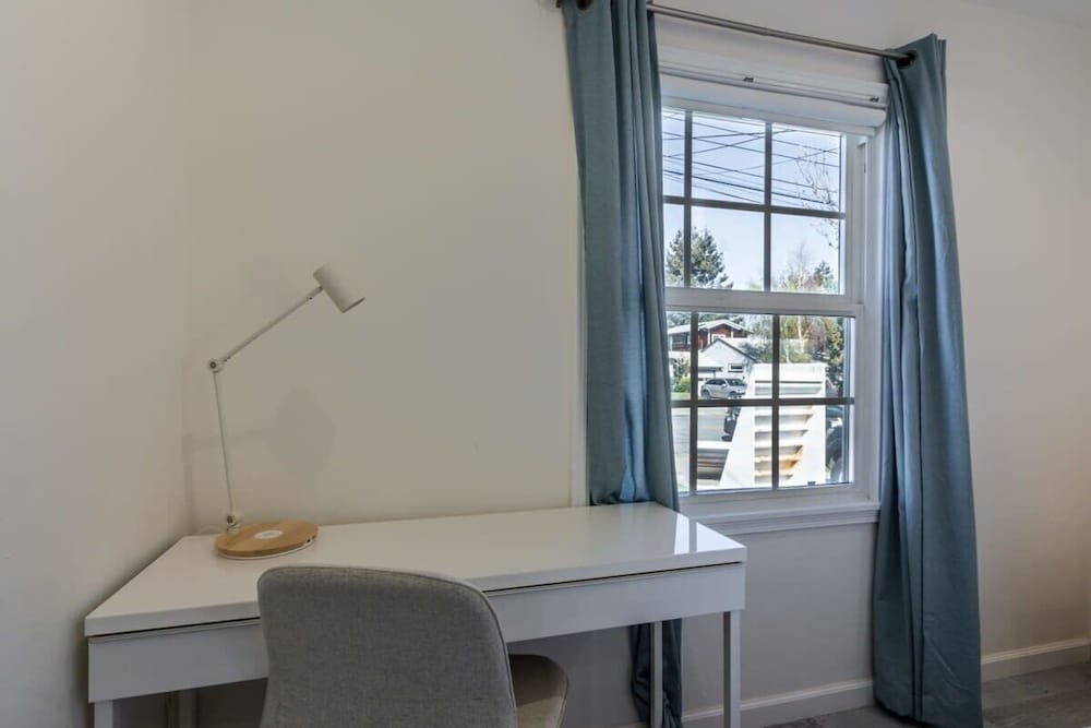 @ Marbella Lane - Convenient Home in Sunnyvale