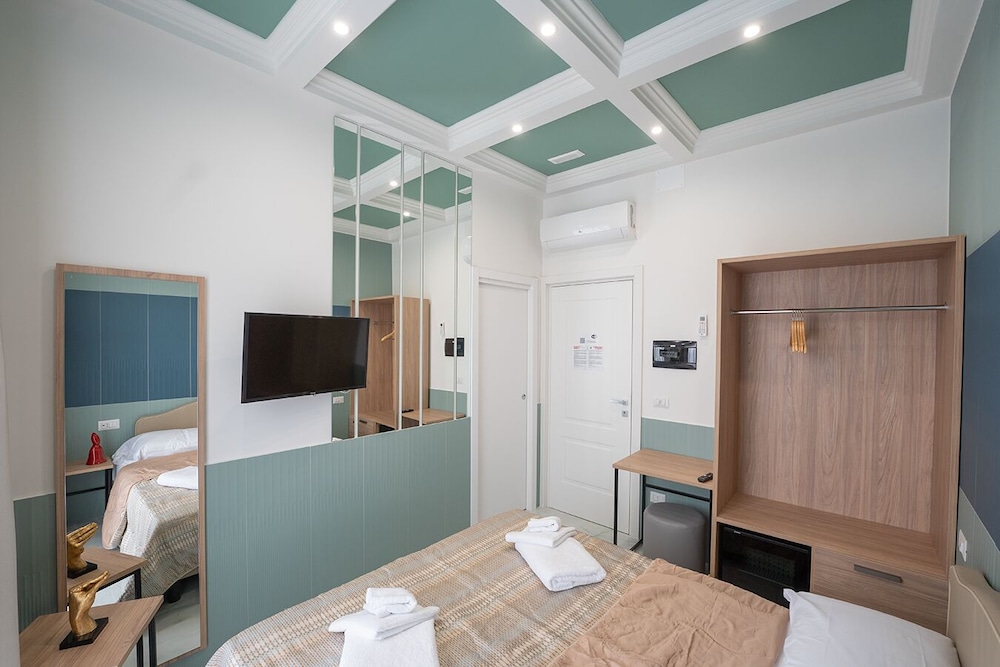 P.C. Boutique H. Napoli Centro by ClaPa Group Dislocated Hospitality