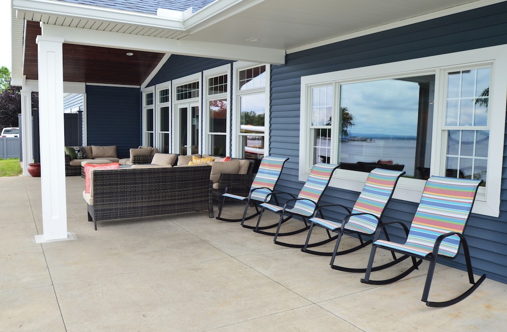 Waters Edge B&B Resort