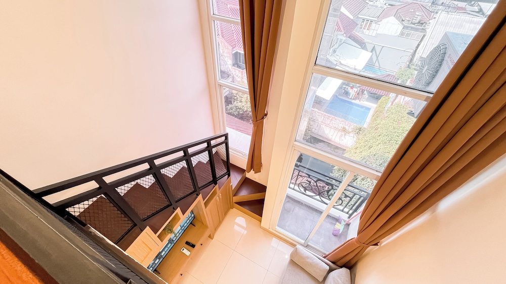 Quiet And Strategic Studio Loft At Apple 1 Condovilla Apartment