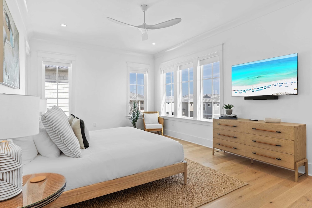 Sleeps 24 Beach Retreat w/ Pool, Rooftop Deck, Steps to Inlet Beach & Near Rosemary, Alys, Seacrest Dining & Shops The Palm 30A by Avantstay