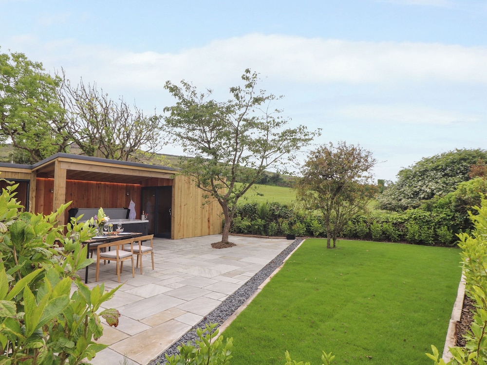 Carn House