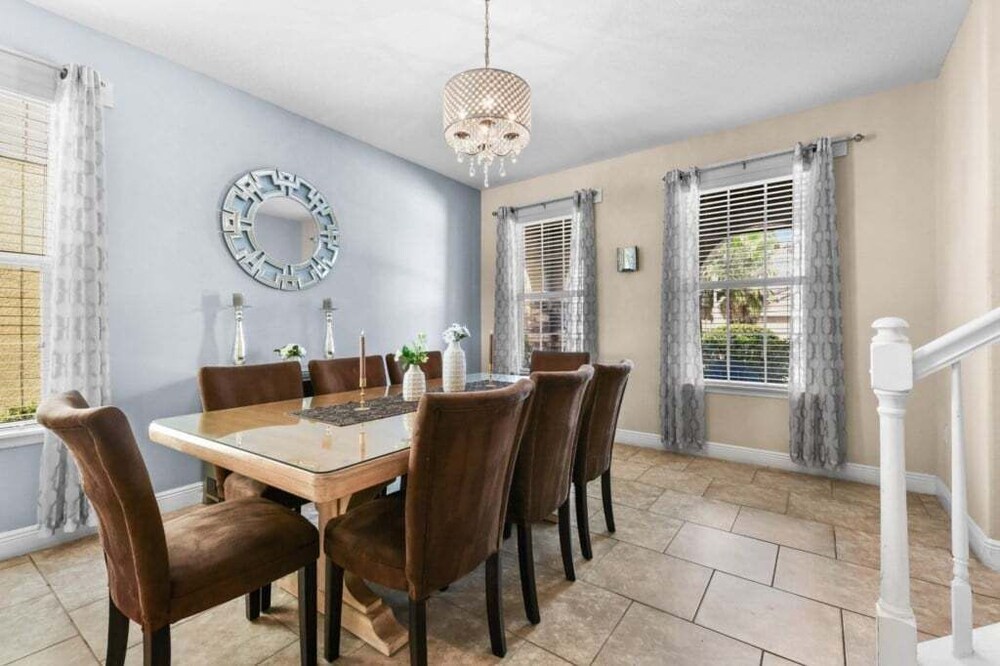 Spacious 5-Bedroom Resort Pool Home with Lake View 5 Villa