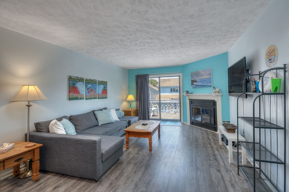The Arbor by Elliott Beach Rentals view 2