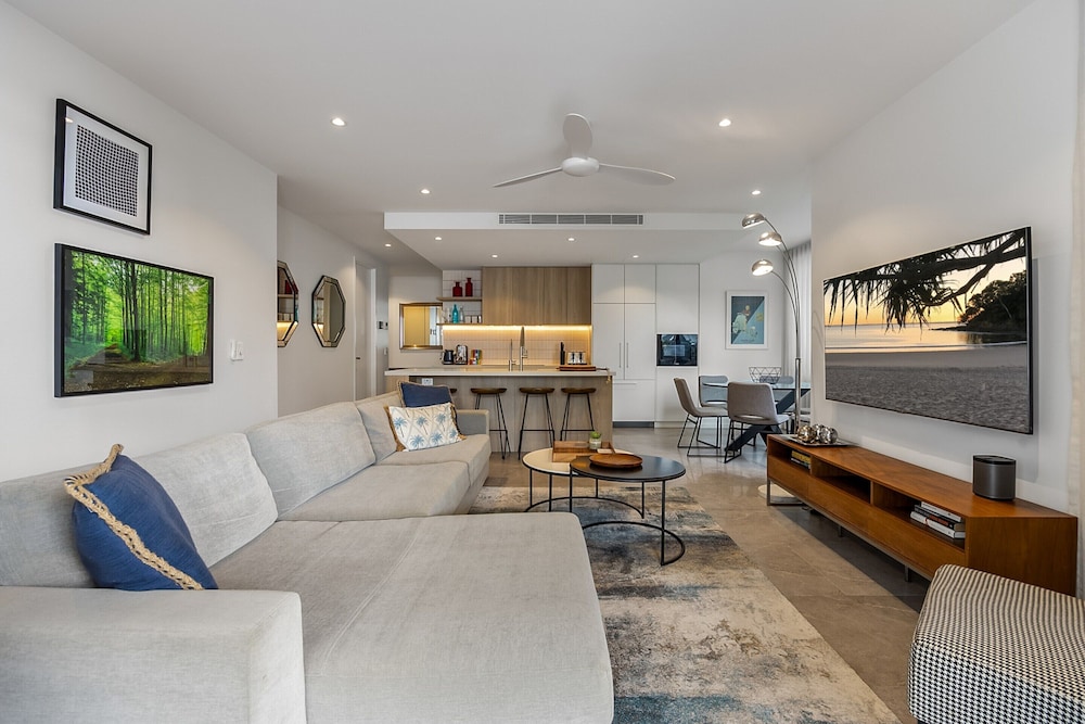 Coastal Bliss: 3-bedroom Retreat With Pool