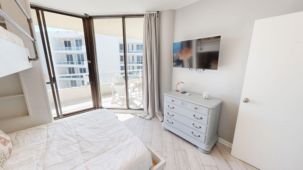 East Pass Towers 602 3 Bedroom Condo