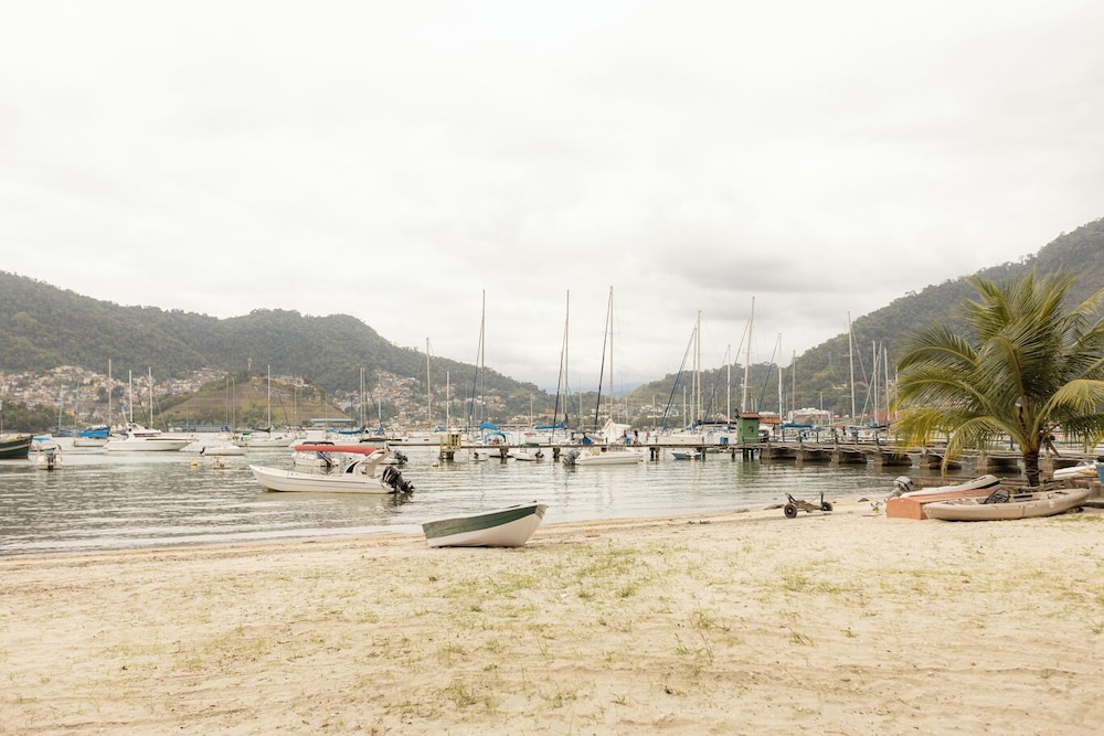 Ref gio em Angra - Su te Vista Mar Pet Friendly