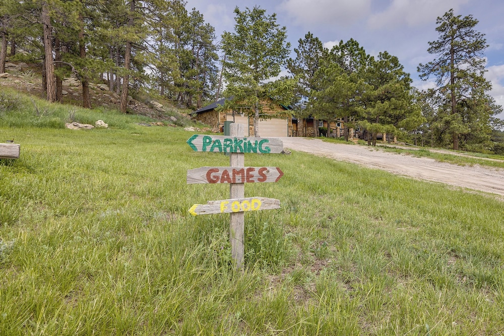 Peaceful Colorado Ranch Retreat w/ Deck & Acreage