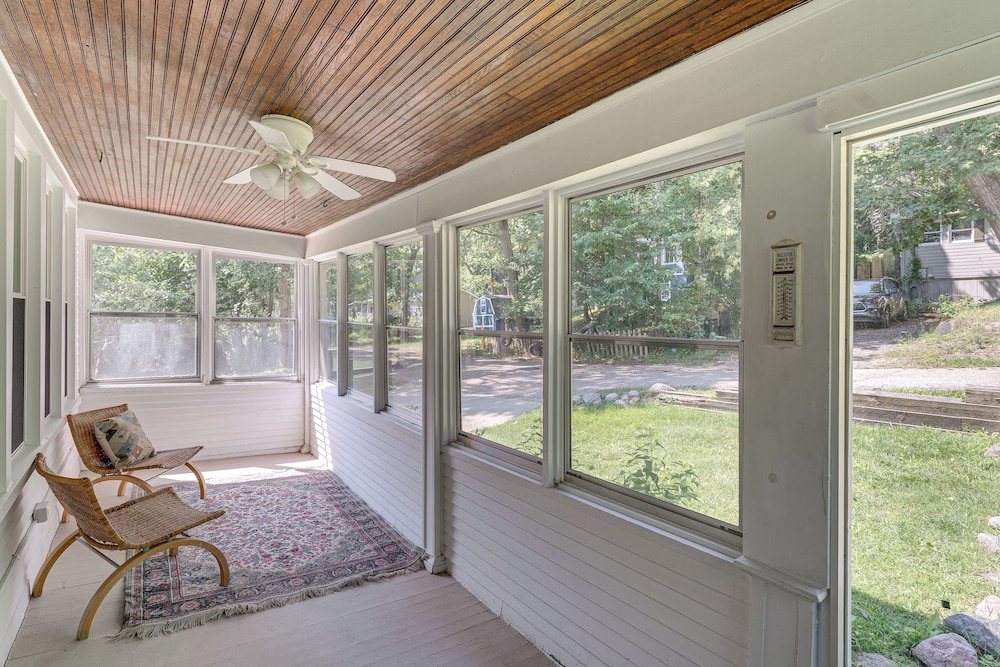 Lake Geneva Family Gem w/ Fenced Dog Run!