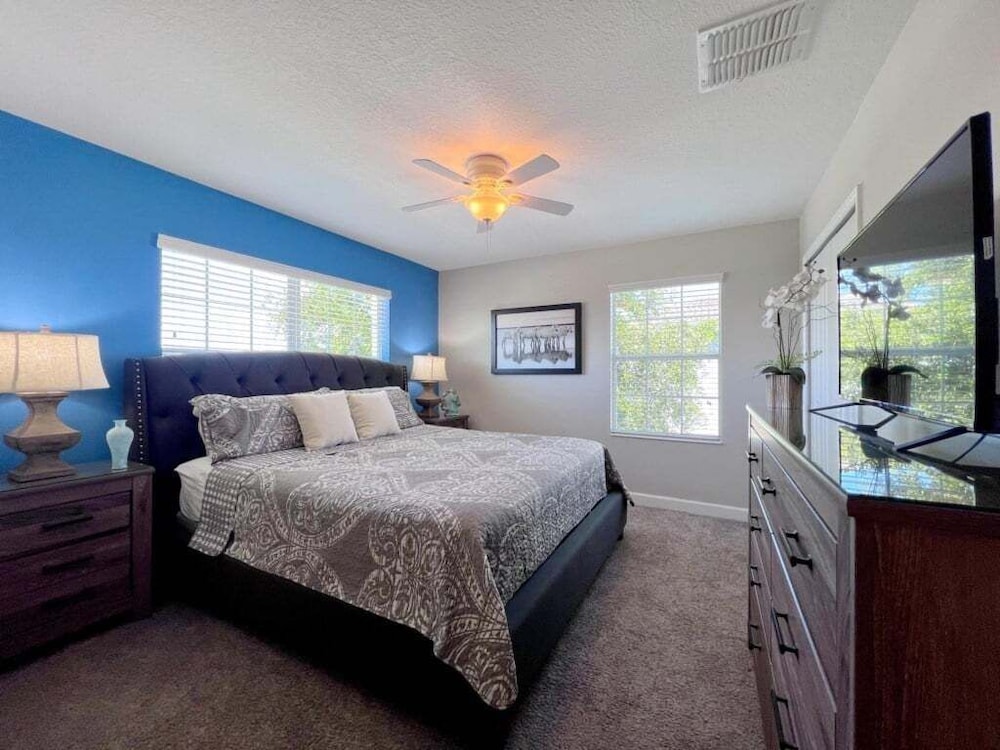 Mickey's Home 5 Bed Town-home With Private Pool! 5 Bedroom Townhouse