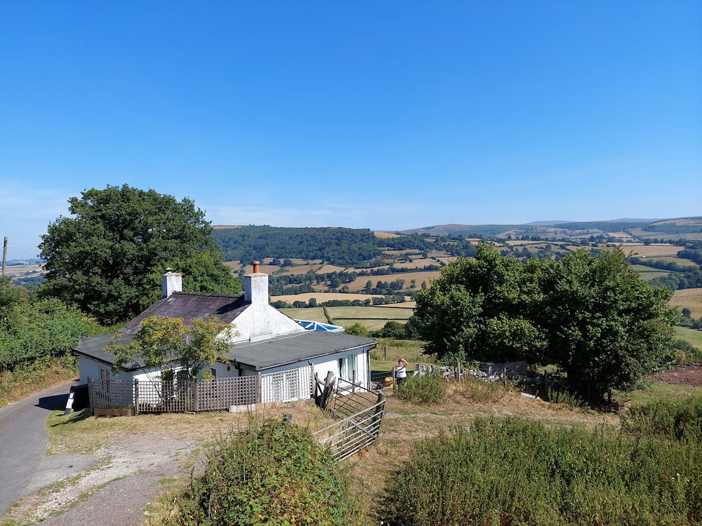 Ty Twmp / Tump Cottage