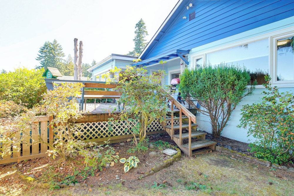 Across Water From Belfair SP: Hood Canal Cottage!