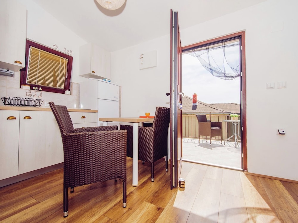 Modern Apartment in Starigrad With Garden