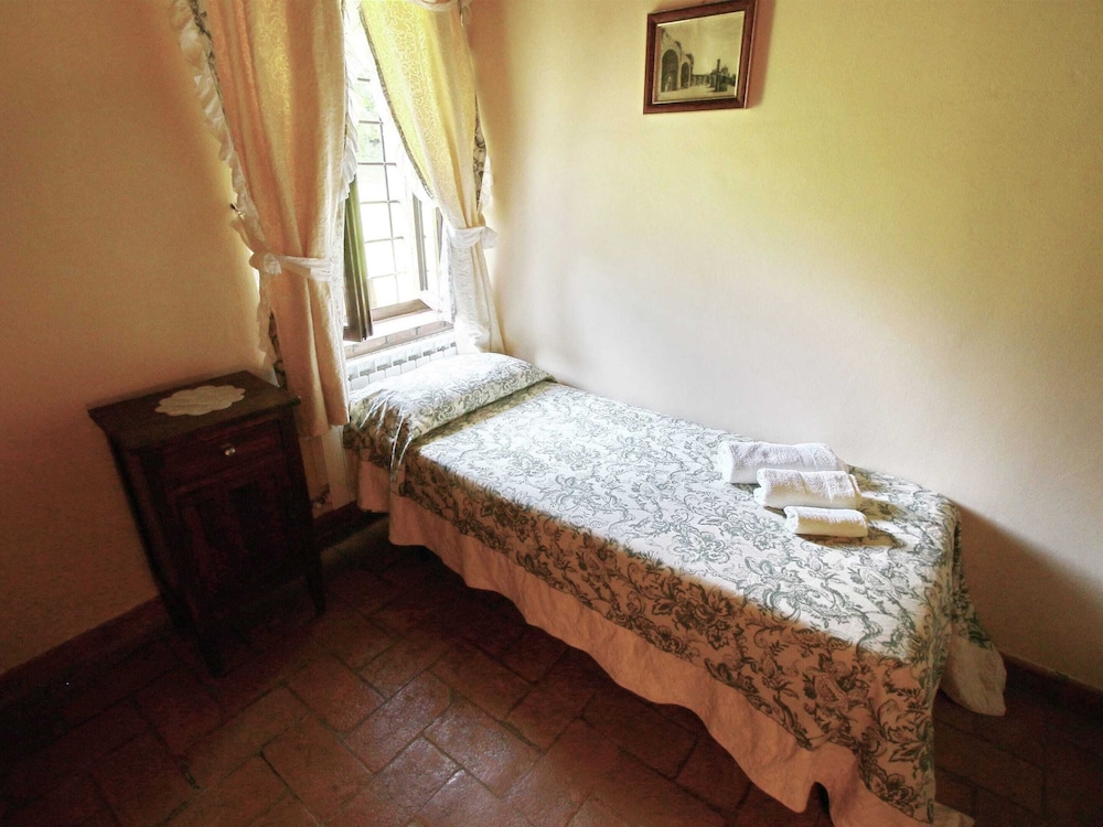 Cottage in Todi With Pool and Sauna photo 2