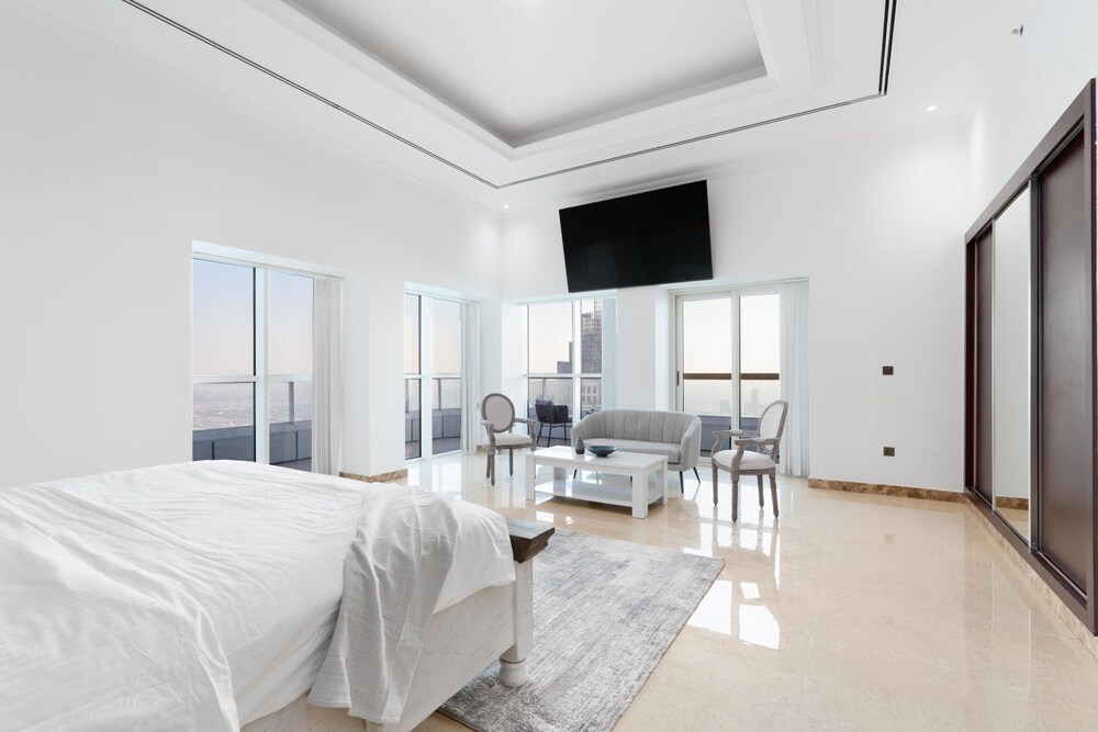 4BR Maid Penthouse w Pool and Jacuzzi