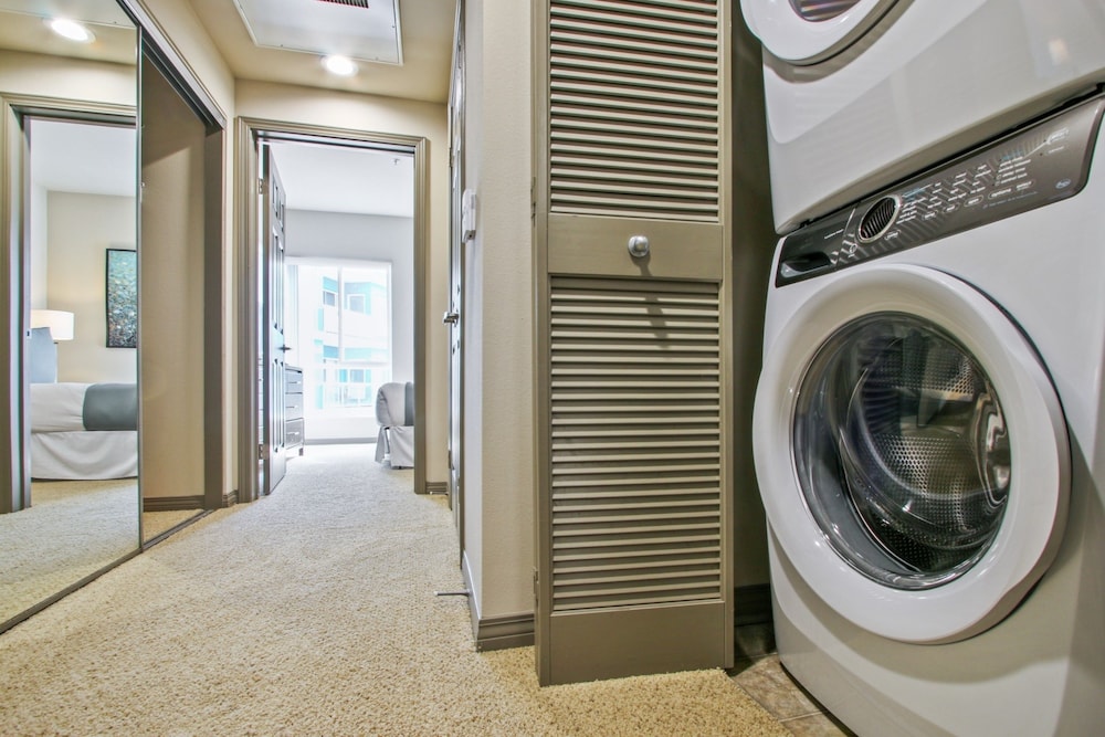 Global Luxury Suites at Marina Del Rey
