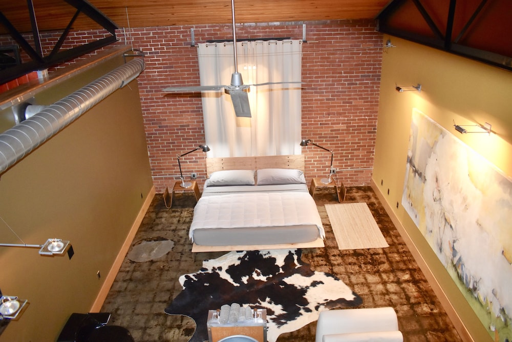 The Hangar Lofts Hotel view 5