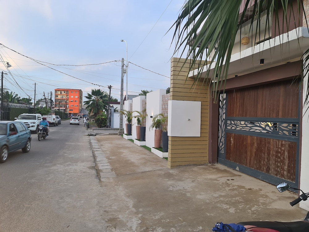 SUNA'A HOME BONAPRISO
