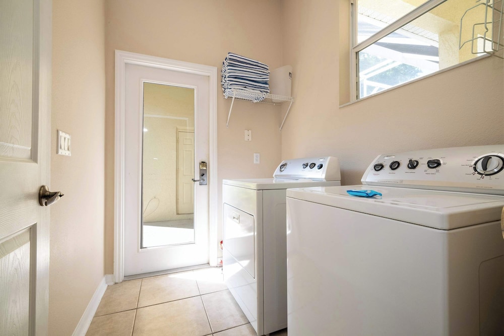 Family Villa w Pool Spa Game Room Near Disney