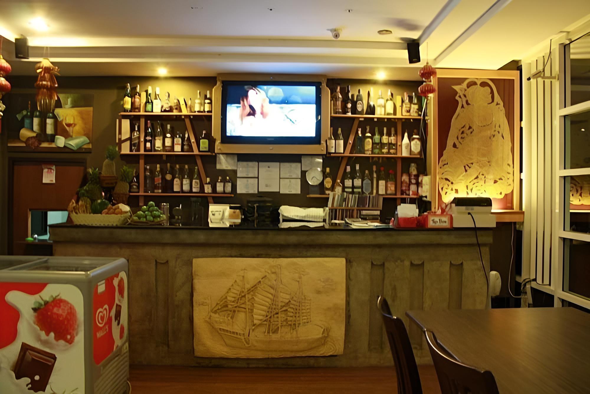 Triple Rund Place Hotel