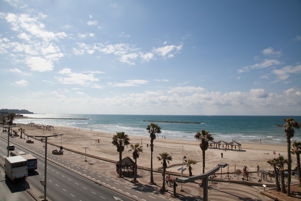 The Sea Apartments Tel Aviv by different locations