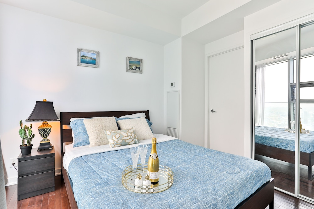 Exquisite 55th Floor 2 Bed 2 Bath Parking-2
