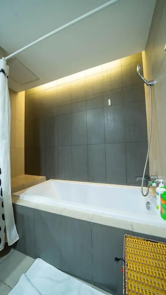 Bayhomes Lancaster Serviced Apartment