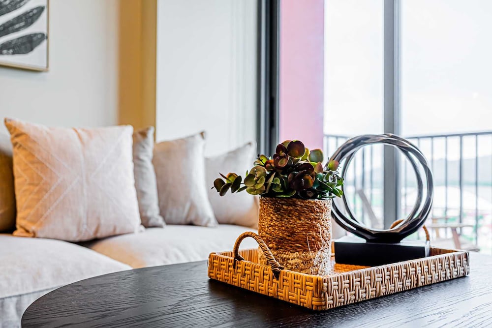 w Regal 1BR w Great Deco in Centriqo