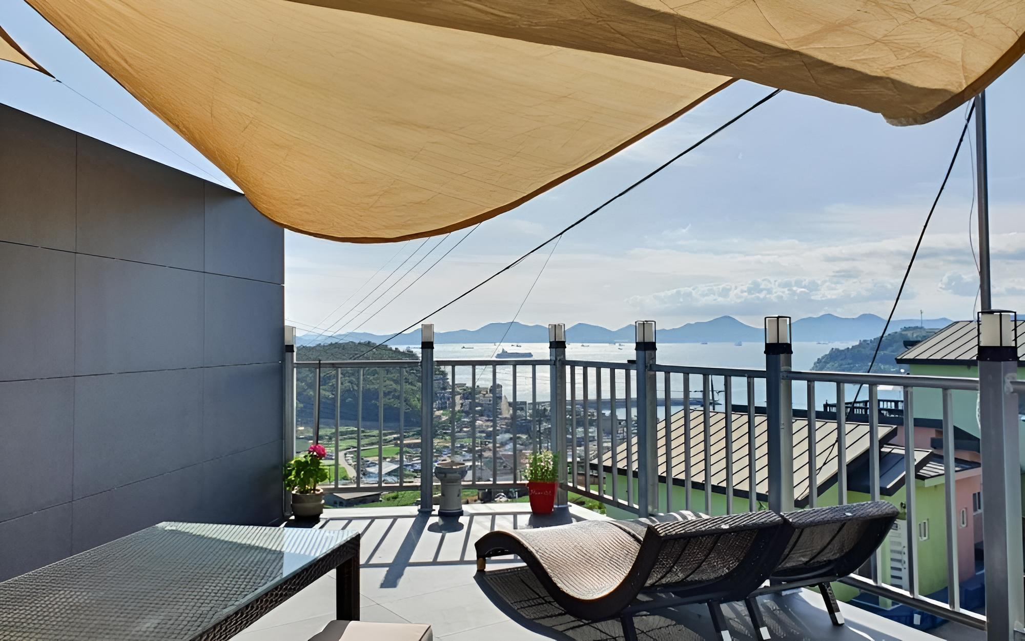 Namhae Cloud Berry Pension