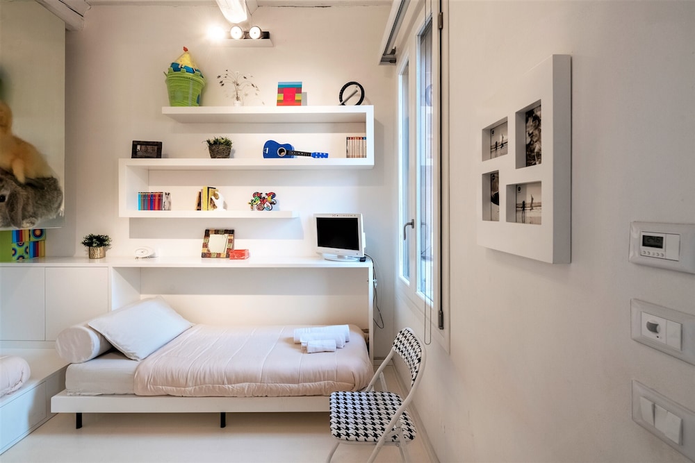 Charming Flat in Centro a Ferrara view 3