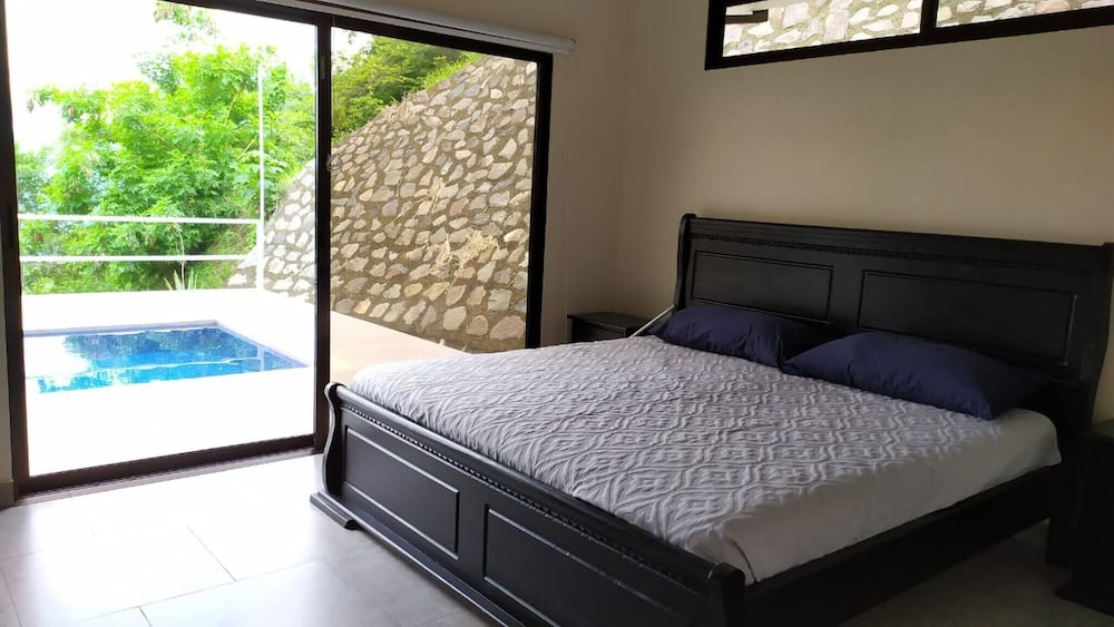Journeys End-stunning Views In Gated Community