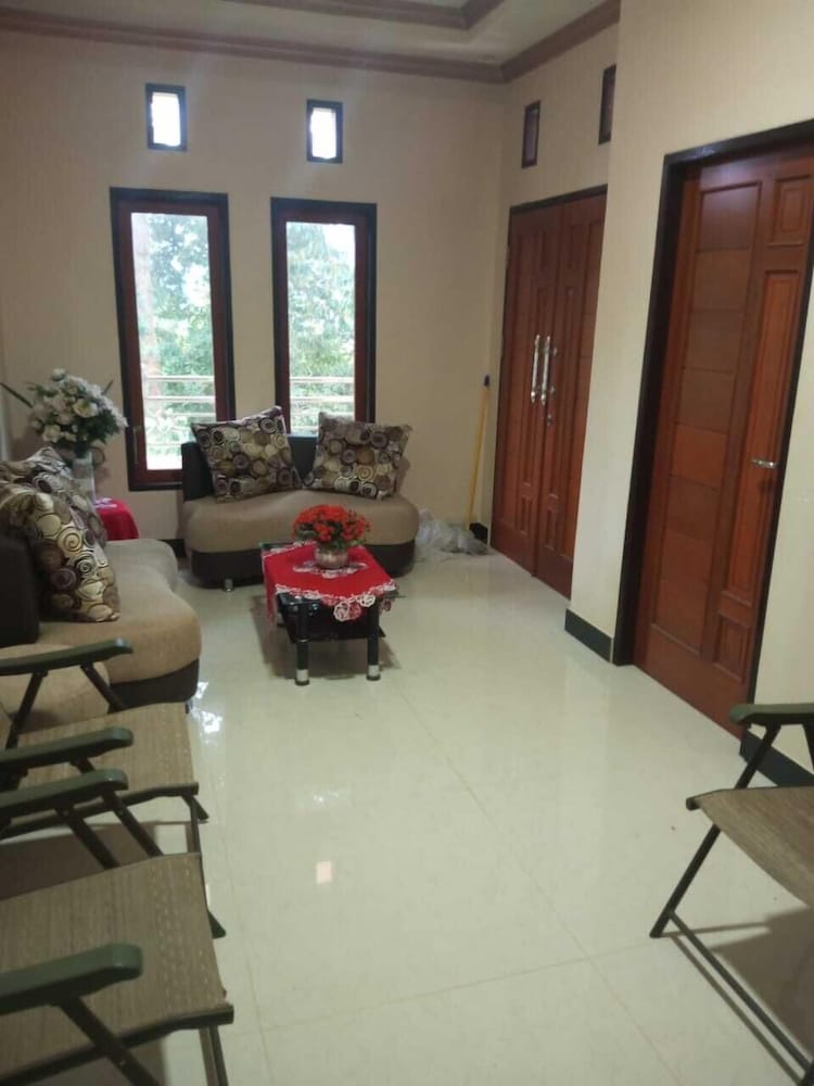 Gloria Guest House