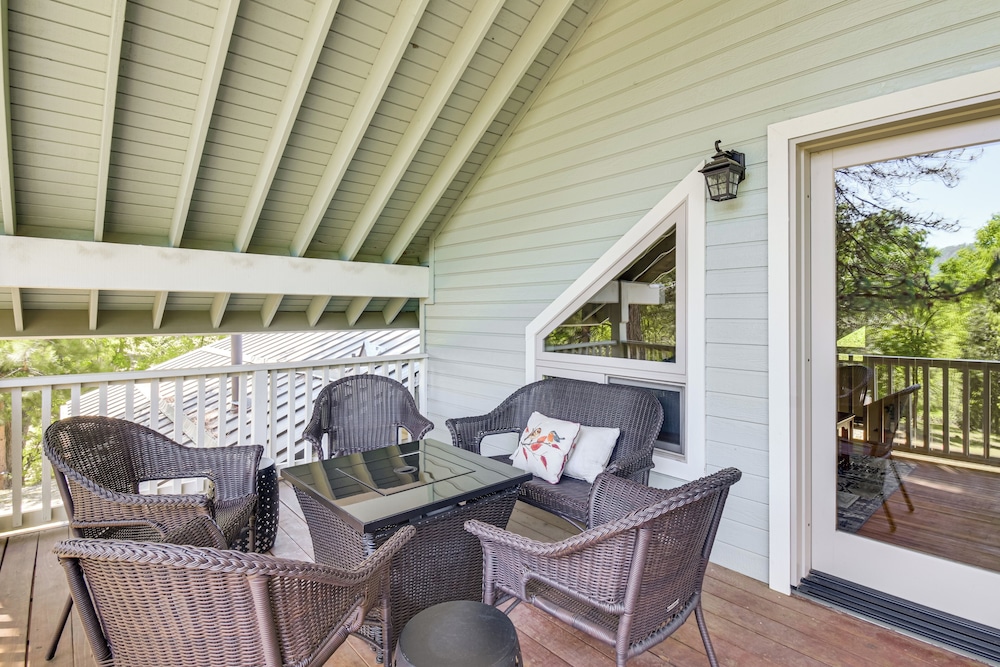 Hike, Boat & More: Home w/ Hot Tub in North Fork!